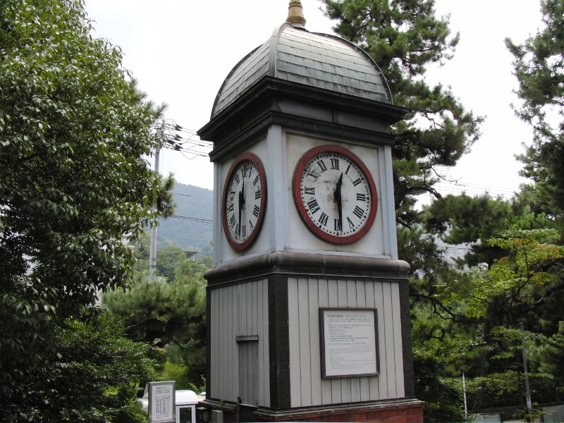 塔時計（横から）